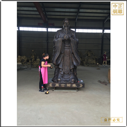 學?？鬃咏虒W雕塑
