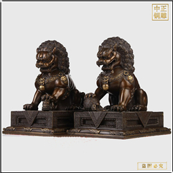 坐宮門(mén)獅子雕塑